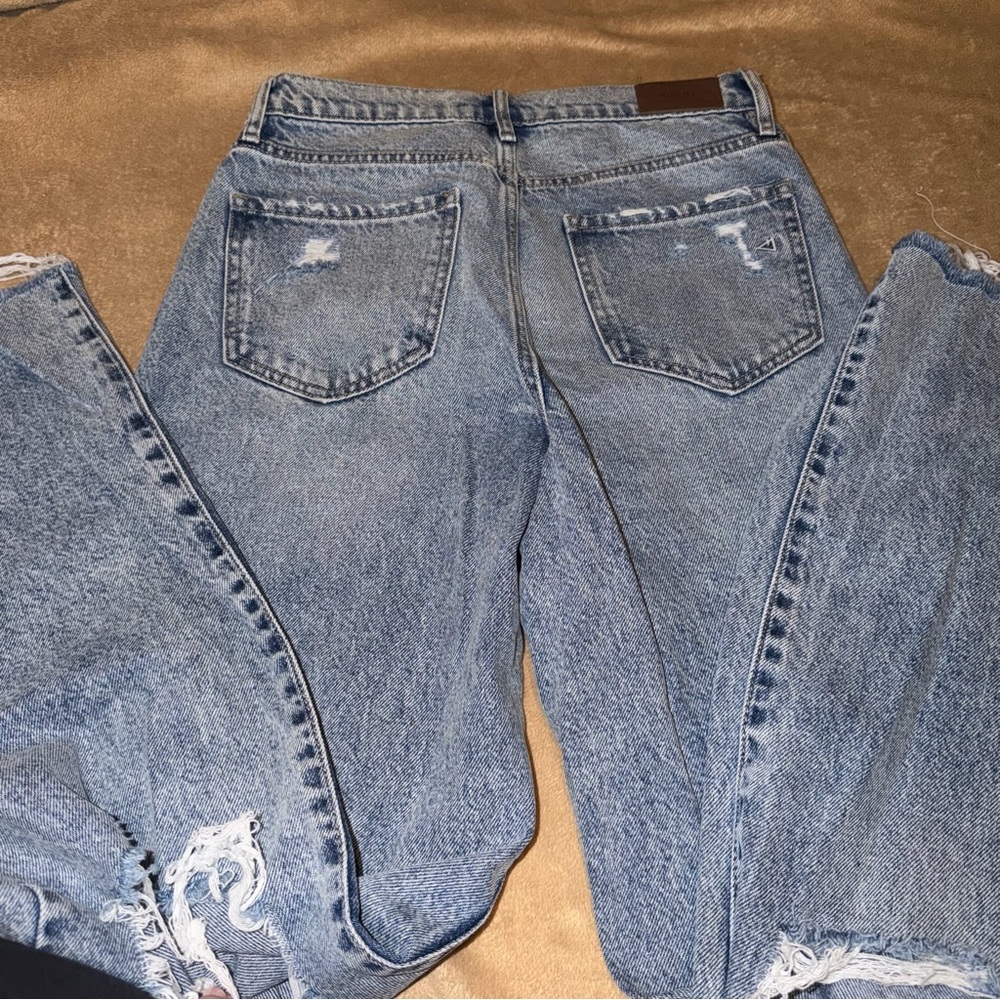 HIDDEN Light Wash Distressed Mom Jeans